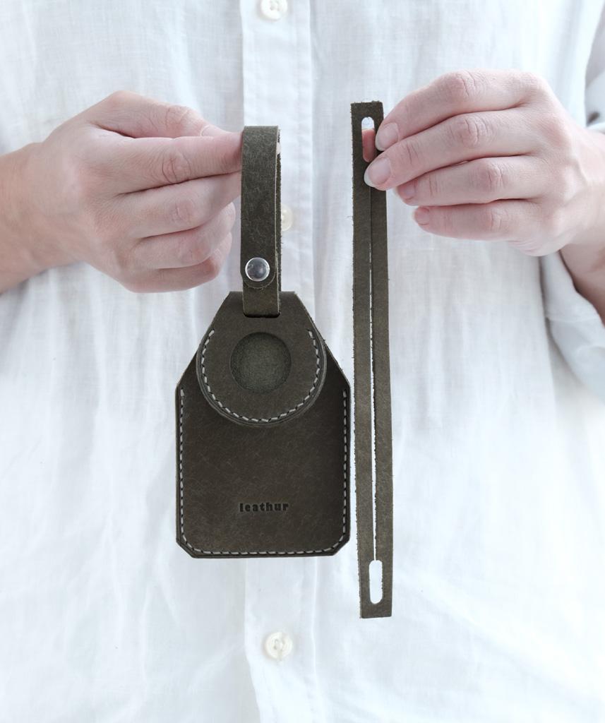 TAGW Khaki Leather Travel Card and Airtag Cover